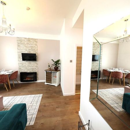 Amprenta Apartment - Gorgeous Interior Designed 1 Bedroom Home Борнмут Экстерьер фото
