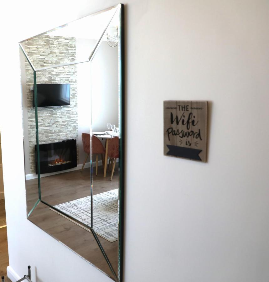 Amprenta Apartment - Gorgeous Interior Designed 1 Bedroom Home Борнмут Экстерьер фото