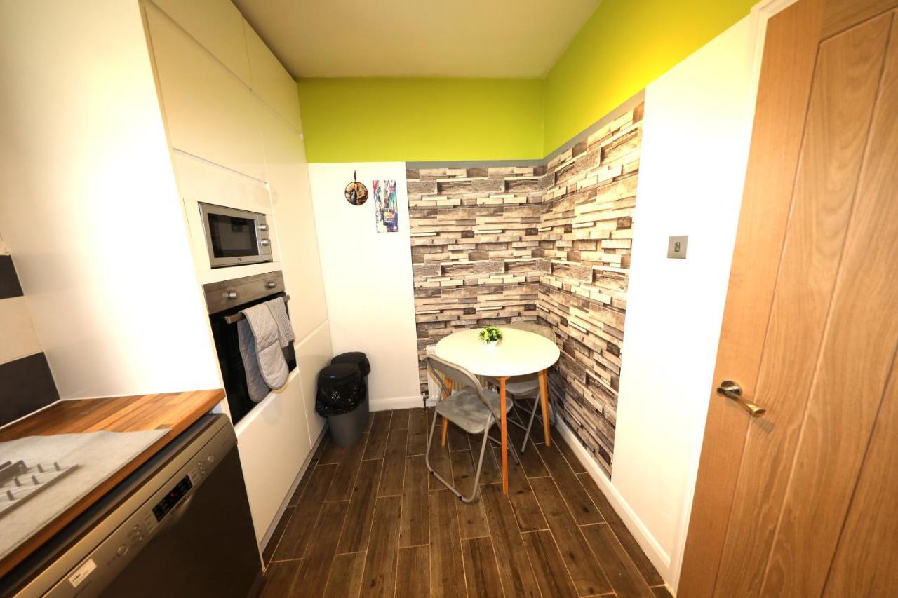 Amprenta Apartment - Gorgeous Interior Designed 1 Bedroom Home Борнмут Экстерьер фото