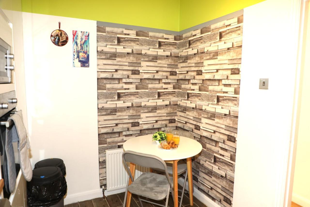 Amprenta Apartment - Gorgeous Interior Designed 1 Bedroom Home Борнмут Экстерьер фото